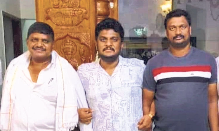 Prajwal Revanna Case; ಪೆನ್‌ಡ್ರೈವ್‌ ಆರೋಪಿಗಳ ಜತೆ ಶ್ರೇಯಸ್‌: ಫೋಟೊ ವೈರಲ್‌
