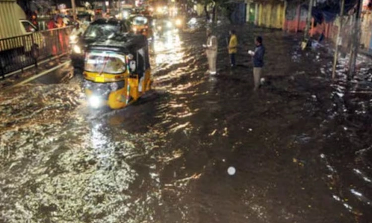 Heavy Rain: ನಿರ್ಮಾಣ ಹಂತದಲ್ಲಿದ್ದ ಅಪಾರ್ಟ್‌ಮೆಂಟ್‌ನ ಗೋಡೆ ಕುಸಿದು 7 ಮಂದಿ ಸಾವು