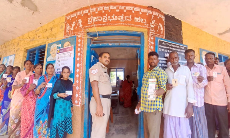 ಹಂತ-2: ಶೇ. 71.4 ಮತ: ಉತ್ತರ ಕರ್ನಾಟಕದ 14 ಕ್ಷೇತ್ರಗಳಲ್ಲಿ ಮತದಾನ ಸಂಪನ್ನ