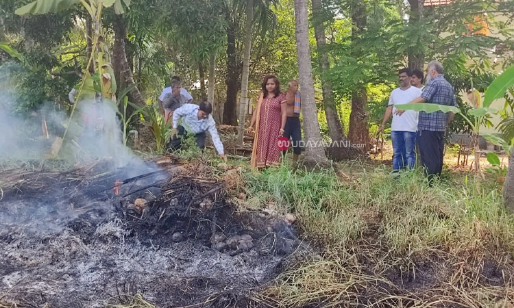 Kaup: ಪಾಂಗಾಳದಲ್ಲಿ ಆಕಸ್ಮಿಕ ಬೆಂಕಿ: ಬೆಂಕಿ ನಂದಿಸಲು ನೆರವಾದ ತಹಶೀಲ್ದಾರ್