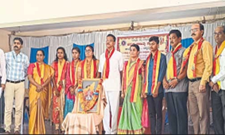 ಕನ್ನಡ ಸಾಹಿತ್ಯ ಓದುವ ಹವ್ಯಾಸ ಬೆಳೆಸಿಕೊಳ್ಳಿ: ಸವಿತಾ ಹಿರೇಮಠ