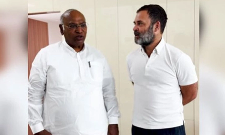 Congress; ಖರ್ಗೆ, ರಾಹುಲ್‌, ಸಿಎಂ ಸಿದ್ದು ಚಿಟ್‌ ಚಾಟ್‌ ವೀಡಿಯೋ ವೈರಲ್‌