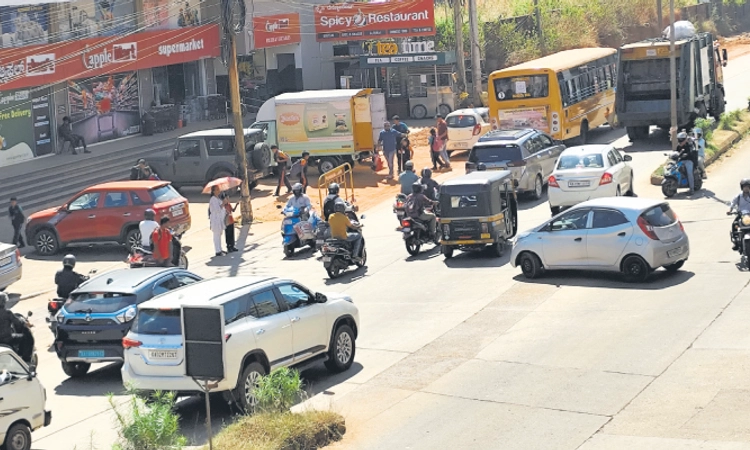 Mangaluru: 10ಕ್ಕೂ ಅಧಿಕ ಅಪಾಯಕಾರಿ ಕ್ರಾಸಿಂಗ್‌