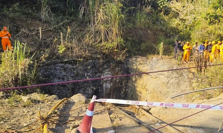 Assam: ಕಲ್ಲಿದ್ದಲು ಗಣಿ ಒಳಗೆ ಪ್ರವಾಹ: 3 ಸಾವು, 6 ಕಾರ್ಮಿಕರು ನಾಪತ್ತೆ!