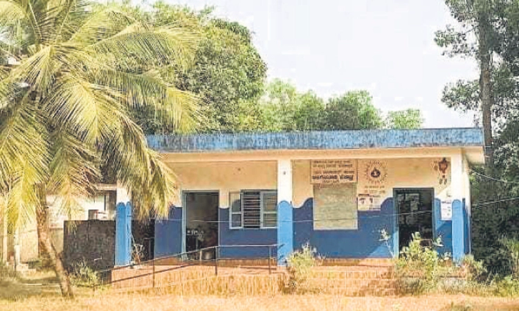 Kundapura: ಚೋರಾಡಿ; ಕರೆ ಬಂದರೆ ಬೆಟ್ಟ ಹತ್ತಬೇಕು!