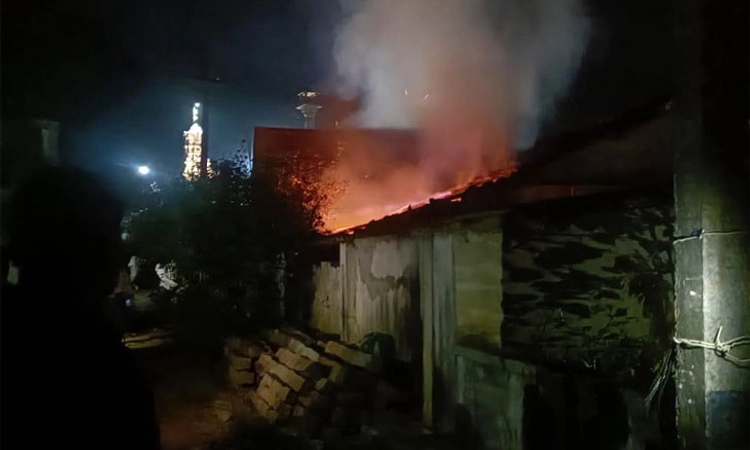 Davanagere; ಸಿಲಿಂಡರ್ ಸ್ಫೋ*ಟ: ಆವರಿಸಿದ ದಟ್ಟ ಹೊಗೆ