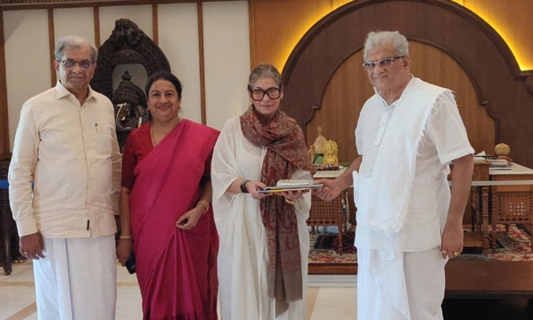 Actor; ಶ್ರೀ ಕ್ಷೇತ್ರ ಧರ್ಮಸ್ಥಳದಲ್ಲಿ ನಟಿ ಡಿಂಪಲ್‌ ಕಪಾಡಿಯಾ