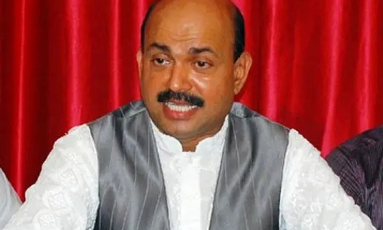 ಉಮ್ರಾ ಯಾತ್ರೆಗೆ ತೆರಳಿ ವಂಚನೆ : ಸಂತ್ರಸ್ತರನ್ನು ಊರಿಗೆ ಕರೆಸಿಕೊಂಡ ಮೊಯ್ದಿನ್‌ ಬಾವ