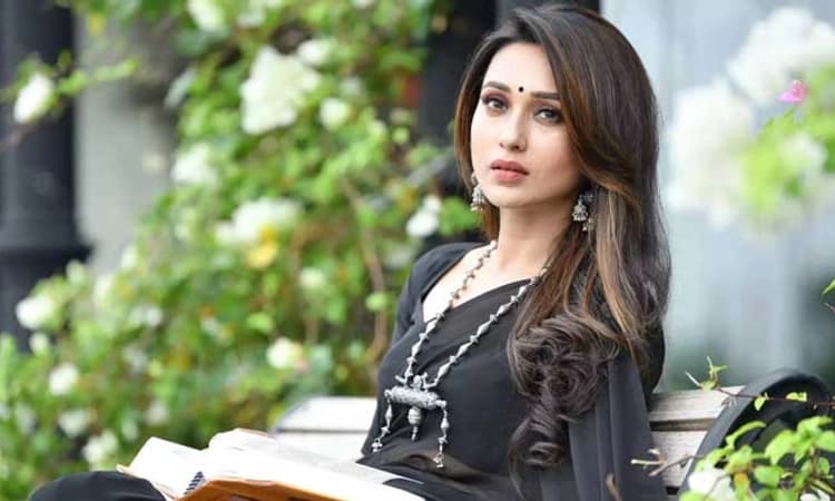 ನಕಲಿ ಲಸಿಕೆ ಕೇಂದ್ರದಲ್ಲಿ ಕೋವಿಡ್ ಲಸಿಕೆ ಪಡೆದ ನಟಿ, ಸಂಸದೆ ಮಿಮಿ ಚಕ್ರವರ್ತಿ! ಓರ್ವನ ಬಂಧನ