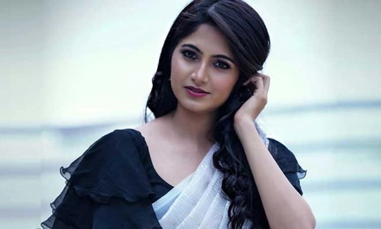 ಲಾಕ್‌ಡೌನ್‌ ‘ಖುಷಿ’ಯಾಗಿದೆ. ಆದರೆ.. ರಿಲೀಸ್‌ ಸಿನಿಮಾಗಳ ನಿರೀಕ್ಷೆಯಲ್ಲಿ ದಿಯಾ ನಟಿ