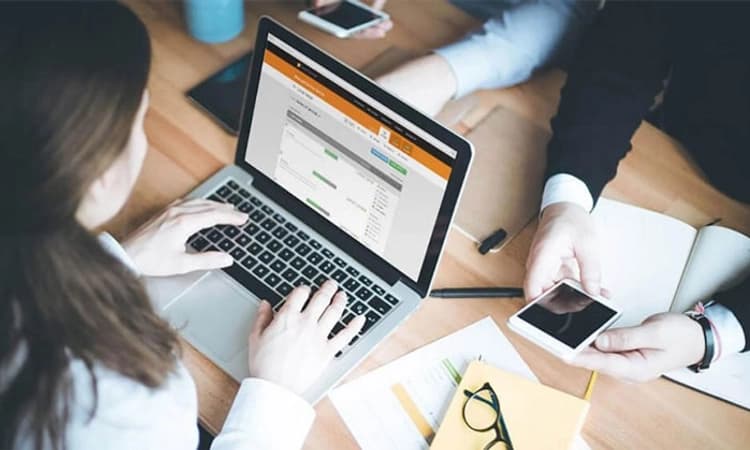 ಉದ್ಯೋಗಕ್ಕೆ ಆನ್‌ ಲೈನ್‌ ಬಲ : ಜಾಬ್‌ ಪೋಸ್ಟಿಂಗ್‌ ನಲ್ಲಿ ಹೆಚ್ಚುತ್ತಿದೆ Online ಟ್ರೆಂಡ್‌