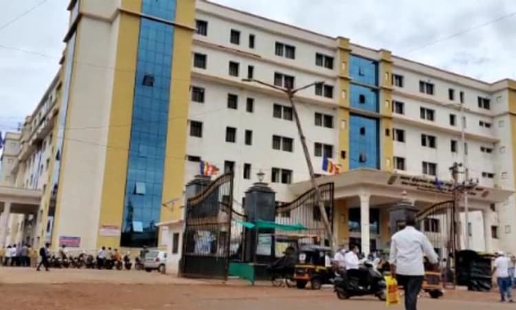 ಬೀದರ್ : ಆಸ್ಪತ್ರೆಯಿಂದ 15 ಲಕ್ಷ ಮೌಲ್ಯದ ವೆಂಟಿಲೇಟರ್ ಕದ್ದೊಯ್ದ ಖತರ್ನಾಕ್ ಕಳ್ಳರು