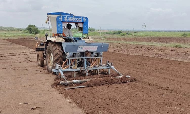 ಉತ್ತಮ ಮಳೆ; ಬಿತ್ತನೆಗೆ ಅಣಿಯಾದ ರೈತ
