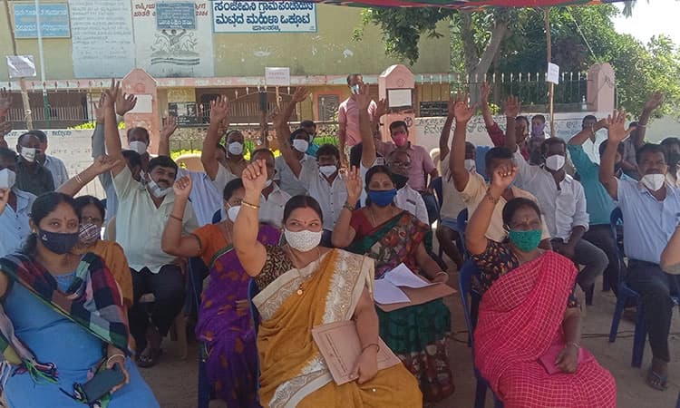 ಪಿಡಿಒ ವಿರುದ್ಧ ಭ್ರಷ್ಟಾಚಾರ ಆರೋಪ