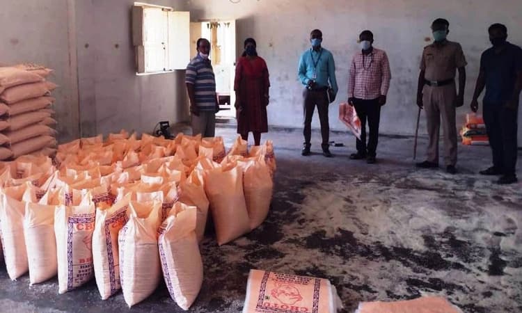 ಸಪ್ತಗಿರಿ ಗ್ರಾಮೋದಯ ಅಕ್ಕಿ ಗಿರಣಿ ಮೇಲೆ ಅಧಿಕಾರಿಗಳ ದಾಳಿ 4ಲಕ್ಷ ರೂ. ಮೌಲ್ಯದ ಬೇಳೆ ಕಾಳು ವಶ