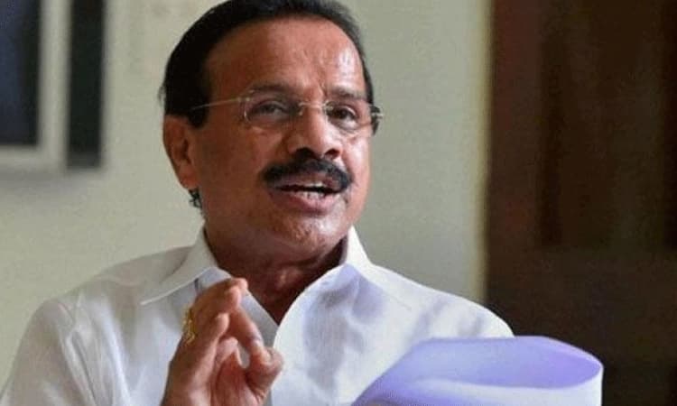 ಸ್ಲಂ ನಿವಾಸಿಗಳಿಗೆ ಆಹಾರದ ಕಿಟ್‌ ವಿತರಿಸಿದ ಸದಾನಂದ ಗೌಡ