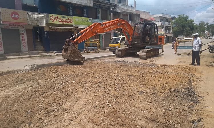 ಭದ್ರಾವತಿ: ಕಳಪೆ ರಸ್ತೆ ಕಾಮಗಾರಿಗೆ ಸಾರ್ವಜನಿಕರ ಬ್ರೇಕ್‌!