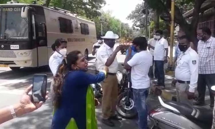 ‘ನಾನು ಗರ್ಭಿಣಿ, ಹೊಟ್ಟೆ ನೋಯುತ್ತಿದೆ ಎಂದರೂ ಬಿಡುತ್ತಿಲ್ಲ’ ಪೊಲೀಸರ ವಿರುದ್ಧ ಮಹಿಳೆ ಸಿಟ್ಟು