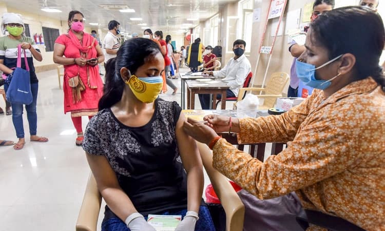 ಮೂರನೇ ಅಲೆ ಮಕ್ಕಳಿಗೆ ತಟ್ಟದು? ಏಮ್ಸ್‌ ನಿರ್ದೇಶಕರ ಹೇಳಿಕೆ