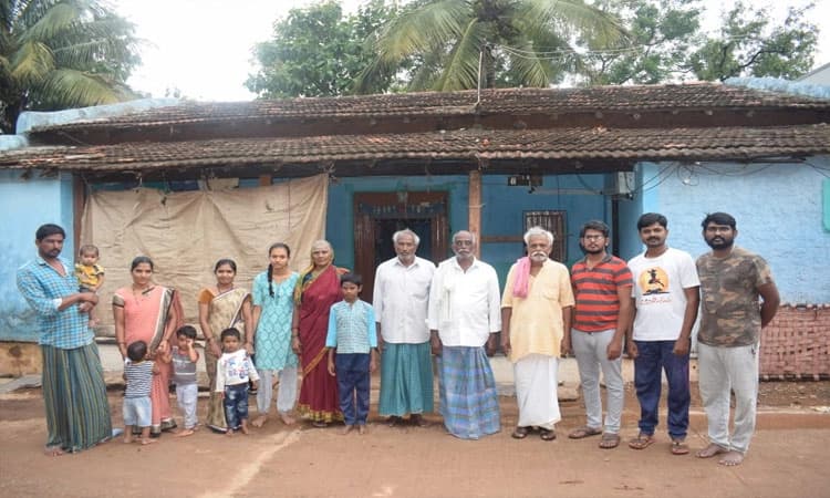 ಪಾಸಿಟಿವ್ ಸ್ಟೋರಿ :  ಕೋವಿಡ್ ಗೆದ್ದ ಒಂದೇ ಕುಟುಂಬದ 16 ಮಂದಿ..!