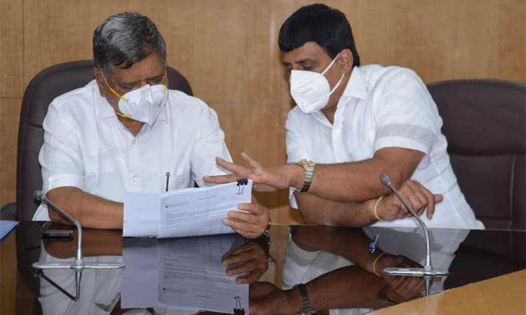 ಕೈಗಾರಿಕೆಗಳಿಗೆ ಅನುಕೂಲವಾಗುವಂತೆ ಸಮ್ಮತಿ ಶುಲ್ಕ ಪರಿಷ್ಕರಣೆಗೆ ಶೆಟ್ಟರ್‌ ಸೂಚನೆ