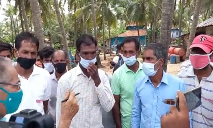 ಇವರೇನು ಶೋಕಿ ಮಾಡುವುದಕ್ಕೆ  ಬಂದಿದ್ದಾ? : ಆರ್. ಅಶೋಕ್ ವಿರುದ್ಧ ಮೀನುಗಾರರ ಆಕ್ರೋಶ