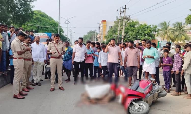 Siruguppa: ಲಾರಿ-ಸ್ಕೂಟಿ ಅಪಘಾತ; ಸವಾರ ಸ್ಥಳದಲ್ಲೇ ಸಾವು