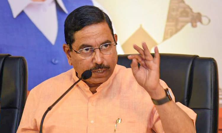 BSY ವಿರುದ್ಧ ದೂರು ನೀಡಿದ್ದುಕೂಡ ಖಾಸಗಿ ವ್ಯಕ್ತಿ: ಸಚಿವ ಜೋಶಿ