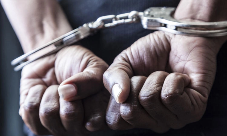 Arrested: ಸಿಗರೇಟ್‌ ಹೊಗೆ ಬಿಟ್ಟ ಯುವಕನ ಮೇಲೆ ಮಾರಣಾಂತಿಕ ಹಲ್ಲೆ: ಮೂವರ ಬಂಧನ
