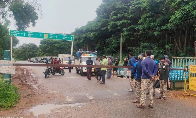 Kerala Rains: ಗುಂಡ್ಲುಪೇಟೆ-ಕೇರಳ ಸಂಪರ್ಕ ಕಡಿತ; ಬದಲಿ ಮಾರ್ಗ ಇಲ್ಲಿದೆ