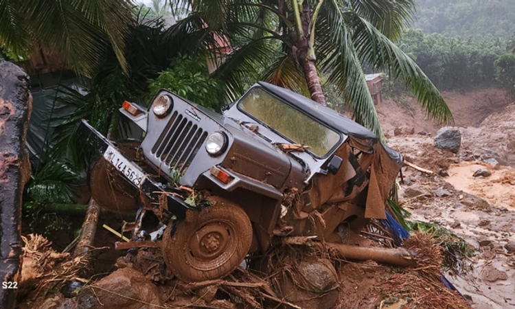 Landslide:ಕೇರಳದ ವಯನಾಡಿನಲ್ಲಿ ಭೂಕುಸಿತ, ‌41 ಮಂದಿ ಮೃತ್ಯು,ನೂರಾರು ಮಂದಿ ಸಿಲುಕಿರುವ ಶಂಕೆ
