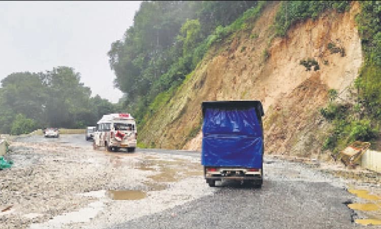 Belthangady; ಚಾರ್ಮಾಡಿ ಘಾಟಿ: ಅಪಾಯಕ್ಕೆ ಮೊದಲು ಎಚ್ಚರ ಅಗತ್ಯ