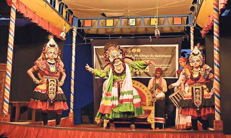Yakshagana ವಿಮರ್ಶೆ; ಗಡಿನಾಡಲ್ಲಿ “ಸಿರಿಬಾಗಿಲು ಯಕ್ಷವೈಭವ”