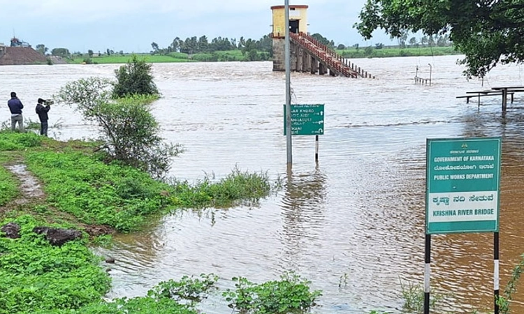 Heavy Rains; ಚಿಕ್ಕೋಡಿಯ ಮತ್ತೆರಡು ಸೇತುವೆ ಮುಳುಗಡೆ: ಪ್ರವಾಹದ ಆತಂಕ