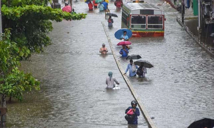 Pune: ಭಾರೀ ಮಳೆ-ರಕ್ಷಣಾ ಕಾರ್ಯಕ್ಕಾಗಿ ಸೇನೆಗೆ ಮೊರೆ, ವಿದ್ಯುತಾಘಾತಕ್ಕೆ 3 ಮಂದಿ ಸಾವು