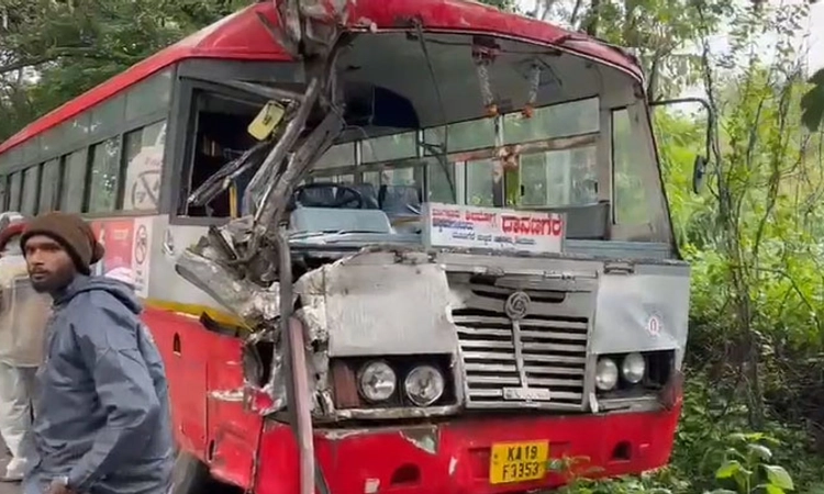 Chikkamagaluru: ಸರ್ಕಾರಿ ಬಸ್-ಟ್ಯಾಂಕರ್ ನಡುವೆ ಅಪಘಾತ; ಹಲವರಿಗೆ ಗಾಯ