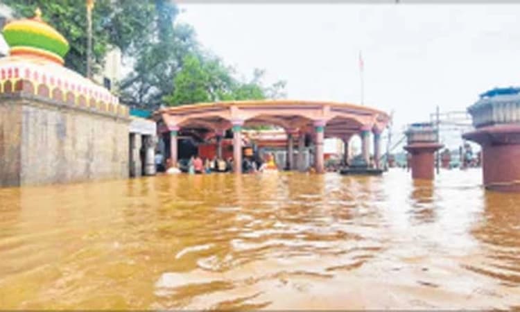 ಚಿಕ್ಕೋಡಿ: ಅಪಾಯ ಮಟ್ಟ ಮೀರಿದ ಕೃಷ್ಣೆ-ಉಪನದಿಗಳು