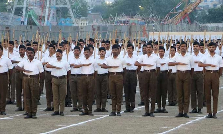 RSS ಸ್ವಾಗತ- ಸರ್ಕಾರಿ ನೌಕರರ ಭಾಗವಹಿಸುವಿಕೆ ಮೇಲೆ ಹೇರಿದ್ದ ನಿಷೇಧ ಕೇಂದ್ರದಿಂದ ತೆರವು