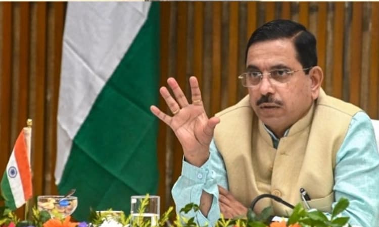 Hubli: ಕಾಂಗ್ರೆಸ್ ನಿಂದ ಚುನಾವಣೆ ವೇಳೆ ಬಡವರ ಪರ ಎಂಬ ನಾಟಕ: ಪ್ರಹ್ಲಾದ ಜೋಶಿ