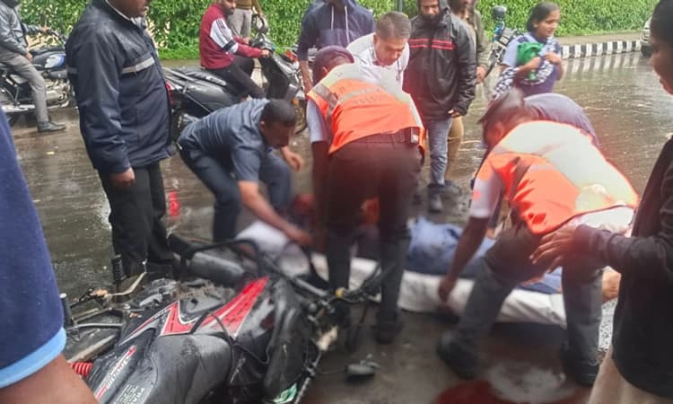 Mysore; ಗ್ಯಾಸ್ ಟ್ಯಾಂಕರ್- ಬೈಕ್ ನಡುವೆ ಅಪಘಾತ; ಸ್ಥಳದಲ್ಲೇ ದಂಪತಿ ಸಾವು