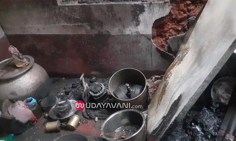 Vitla: ಸಿಡಿಲು ಬಡಿದು ಮನೆಗೆ ಹಾನಿ; ಮನೆಮಂದಿ ಅದೃಷ್ಟವಶಾತ್ ಪಾರು
