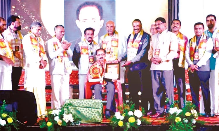 Udupi ಕಳತ್ತೂರು ದಿವಾಕರ ಬಿ. ಶೆಟ್ಟರಿಗೆ “ಮಾಧ್ಯಮ ದತ್ತಿ ನಿಧಿ ಪ್ರಶಸ್ತಿ’ ಪ್ರದಾನ