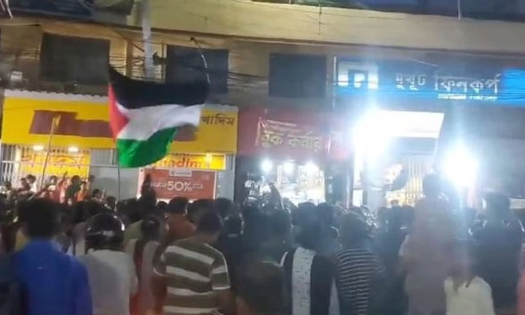 Bengal; ಮೆರವಣಿಗೆಯಲ್ಲಿ ಪ್ಯಾಲೇಸ್ತೀನ್ ಧ್ವಜ:ವಿಡಿಯೋ ಹಂಚಿಕೊಂಡ ಬಿಜೆಪಿಯ ಸುವೆಂದು ಅಧಿಕಾರಿ
