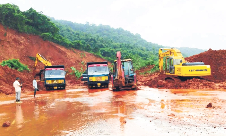 ಪುನರ್ವಸು ಮಳೆ ಅಬ್ಬರಕ್ಕೆ ಜನಜೀವನ ತತ್ತರ… ಹಲವೆಡೆ ಭೂಕುಸಿತ, ರಸ್ತೆ ಸಂಪರ್ಕ ಕಡಿತ