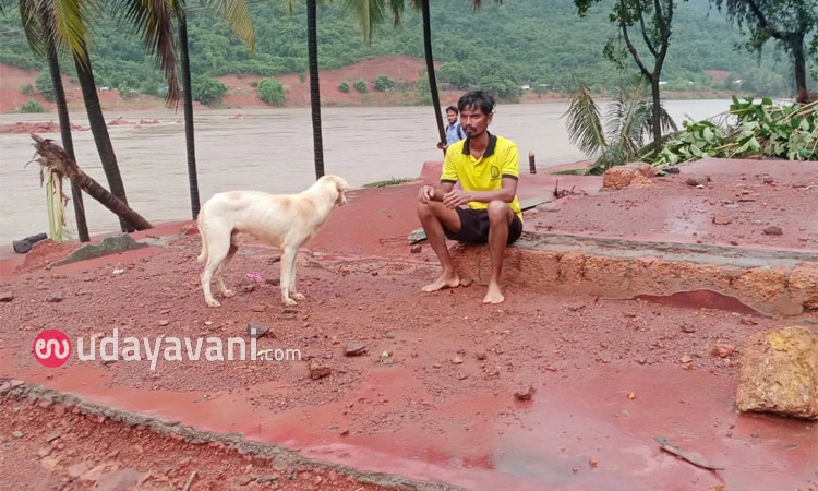 Hill Collapse ಉಳುವರೆಯಲ್ಲಿ ಉಳಿದದ್ದು ಮನೆ ನೆಲಗಟ್ಟು !