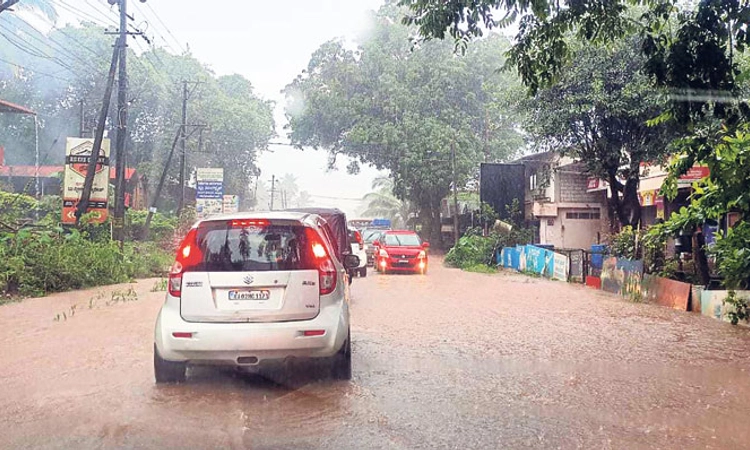 Red Alert ದಕ್ಷಿಣ ಕನ್ನಡ ಜಿಲ್ಲಾದ್ಯಂತ ಮುಂದುವರಿದ ಮಳೆ