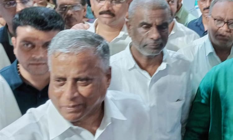 Siddaramaiah ಜತೆ ಮಂತ್ರಿಯಾಗಿ ಕೆಲಸ ಮಾಡಿದ್ದೆ, ಅವರೇನಾ ಎಂಬ ಸಂಶಯ: ವಿ.ಸೋಮಣ್ಣ