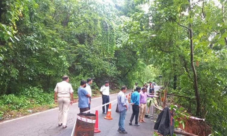 Heavy Rains: ಗೋವಾ-ಬೆಳಗಾವಿ ಸಂಪರ್ಕಿಸುವ ಚೋರ್ಲಾ ಘಾಟ್ ರಸ್ತೆ ಕುಸಿತ