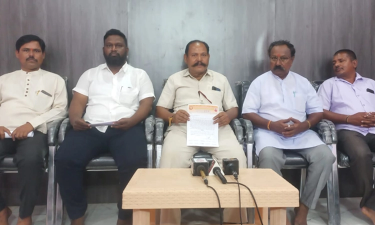 ವಾಲ್ಮೀಕಿ ಹಗರಣ: ನಮಗೆ ಸಿಗಬೇಕಾದ ಸೌಲಭ್ಯದ ಹಣ ಒದಗಿಸಿ ಇಲ್ಲದಿದ್ದರೆ… ಸುರೇಶ ಡೊಣ್ಣಿ ಕಿಡಿ