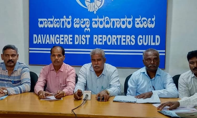 CITU; ಗ್ರಾ.ಪಂ ನೌಕರರ 19 ಬೇಡಿಕೆ ಈಡೇರಿಕೆಗೆ ಒತ್ತಾಯಿಸಿ ಅನಿರ್ದಿಷ್ಟಾವಧಿ ಹೋರಾಟ